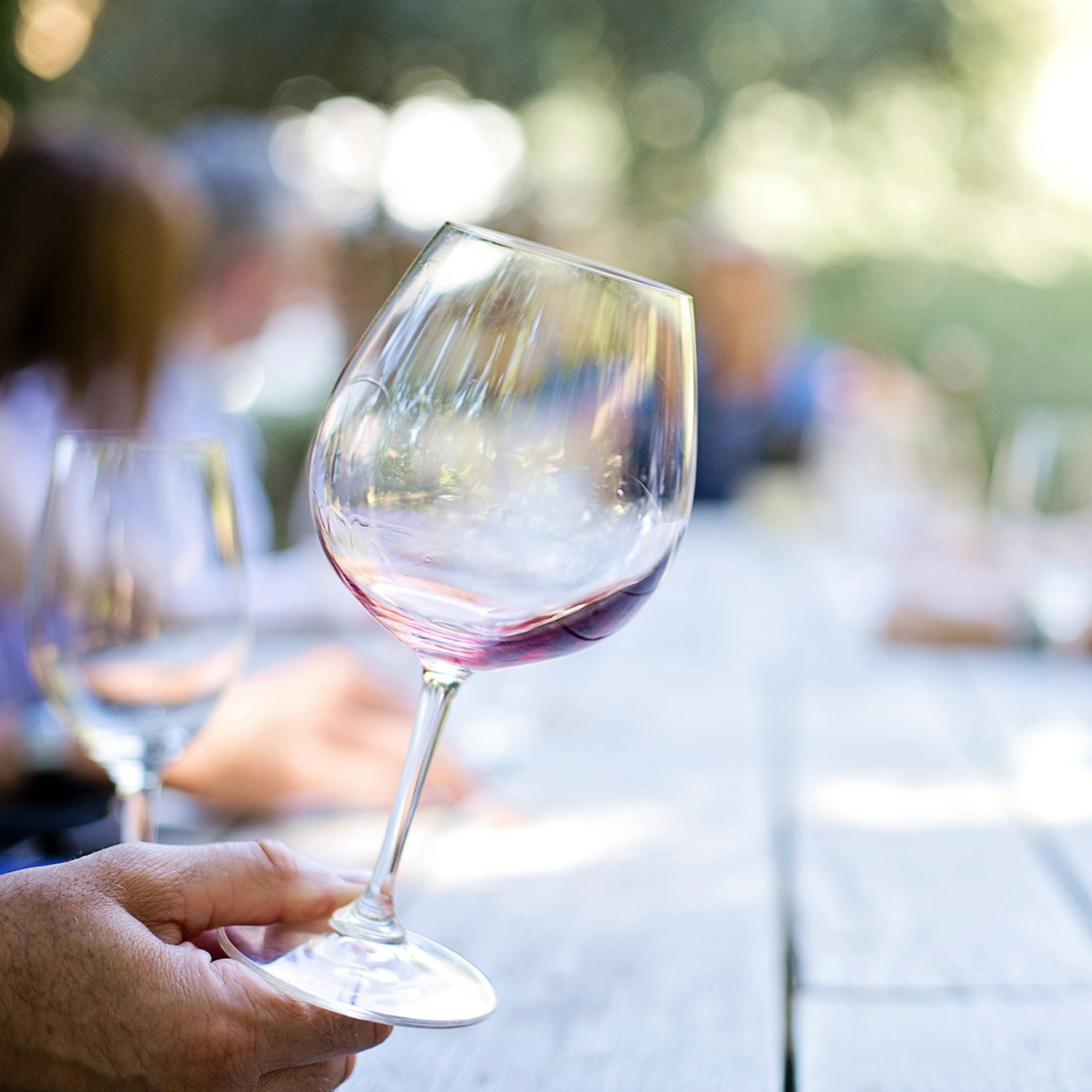 Rotweinglas zum füllen