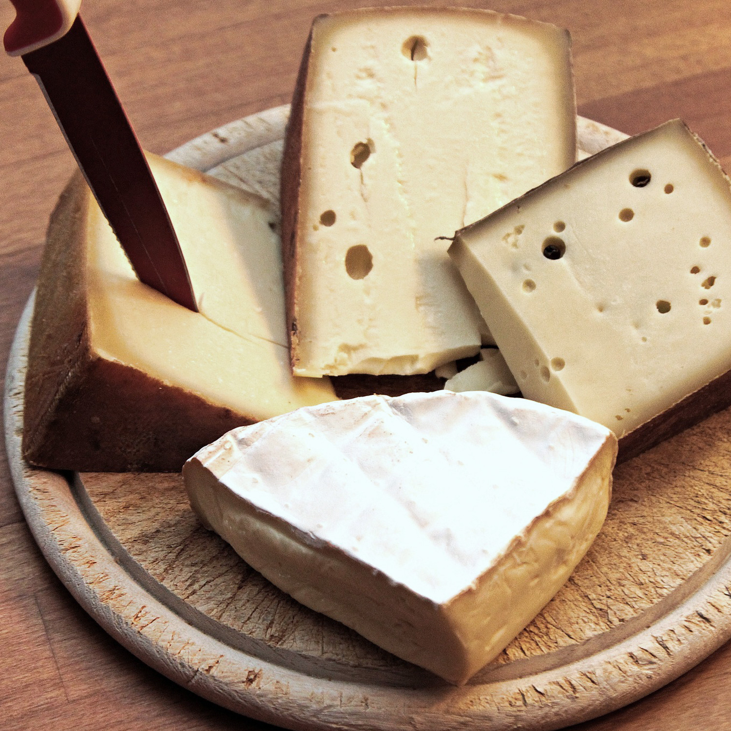 Käseteller als Weinbegleitung