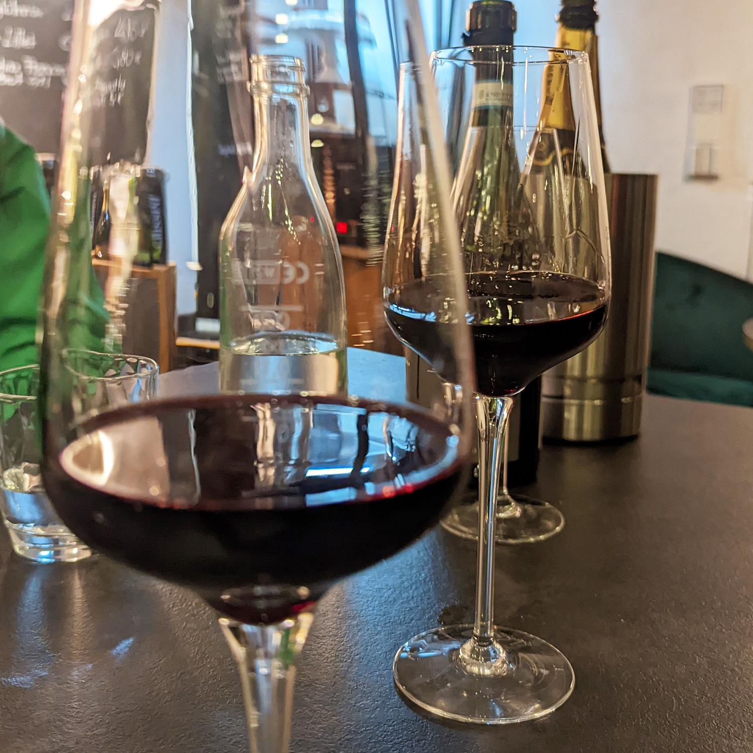 Ausgezeichnet köstlicher Rotwein