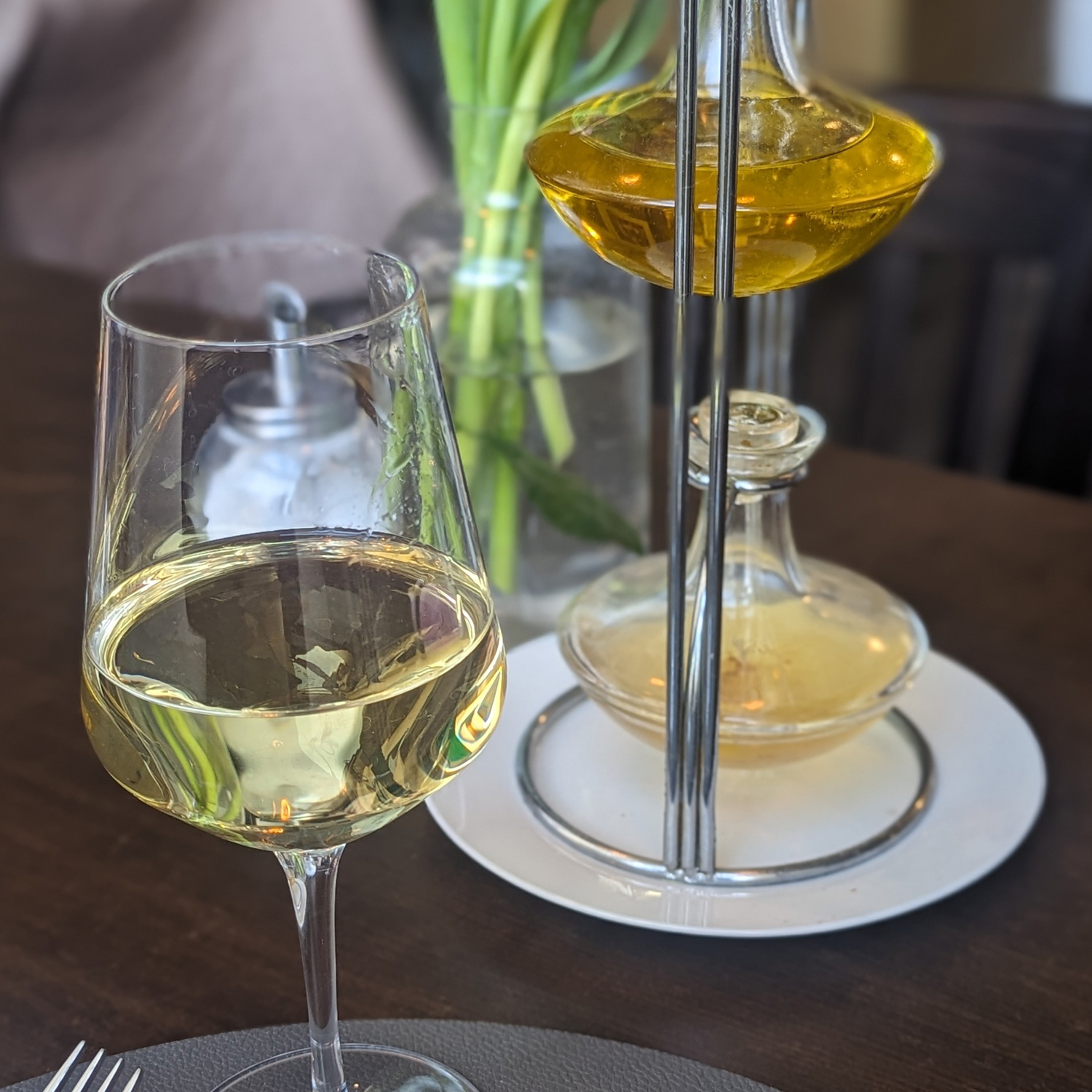 Genießen Sie diesen schmackhaften Weißwein