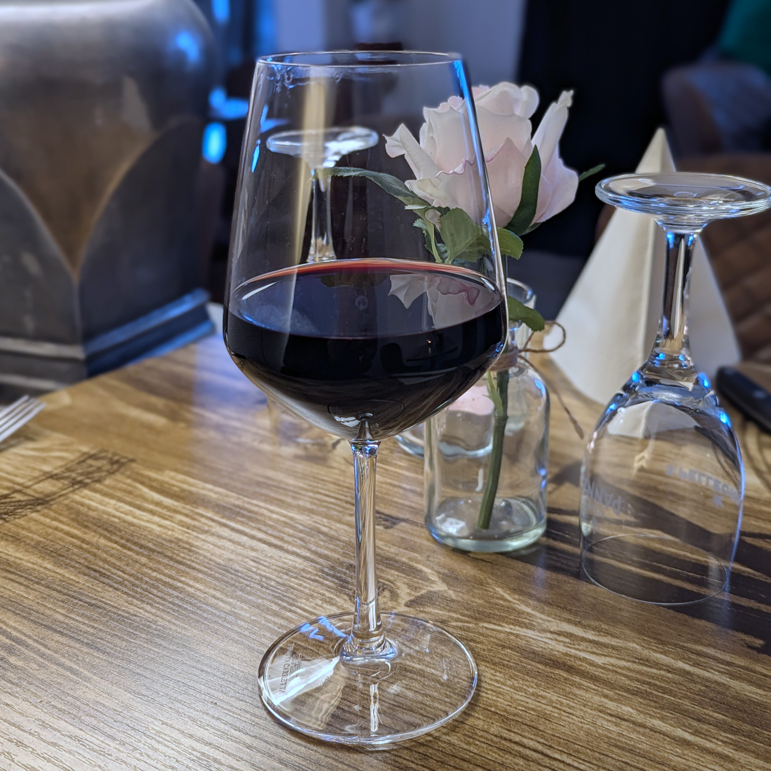 Ausgezeichnet köstlicher Rotwein