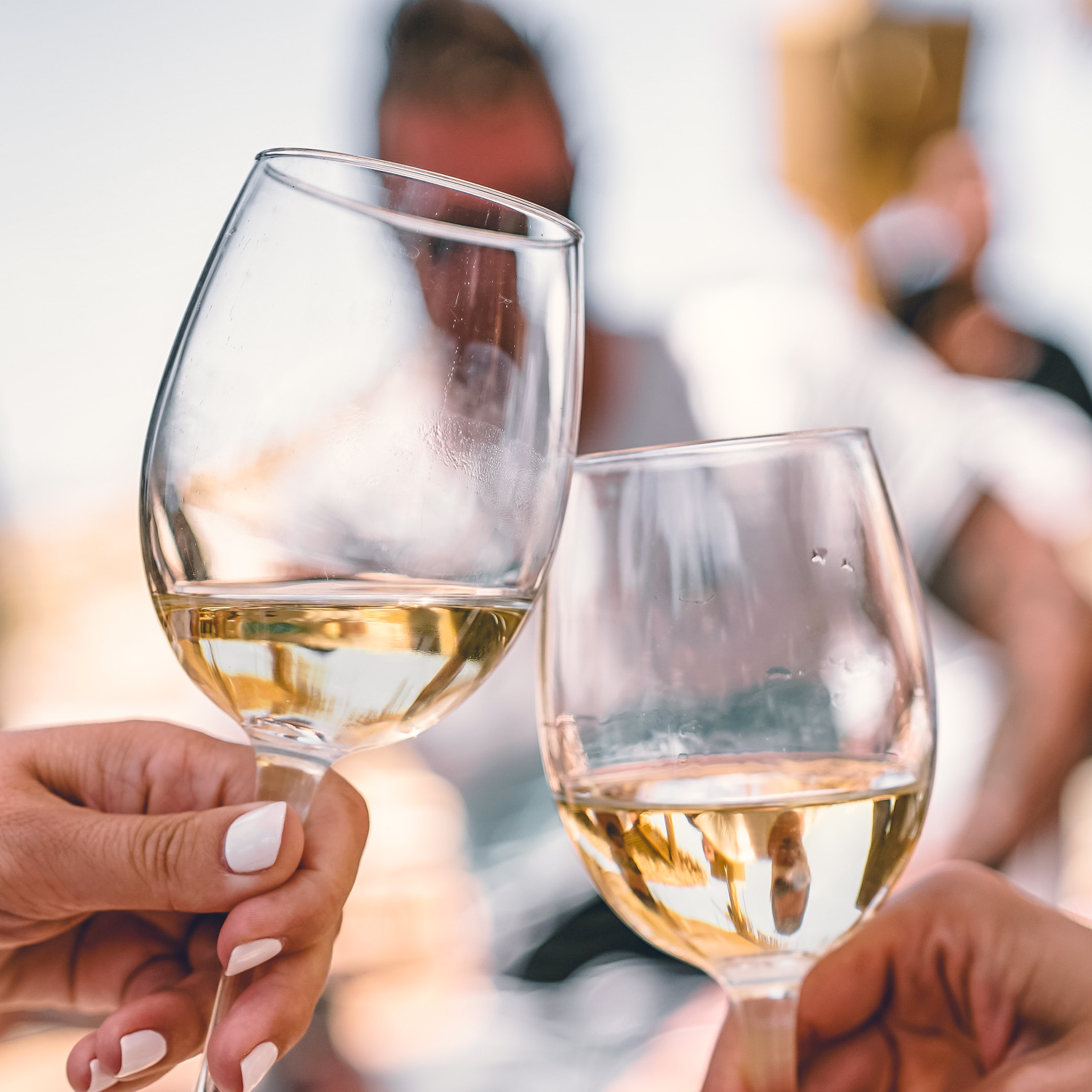 Genießen Sie diesen schmackhaften Weißwein