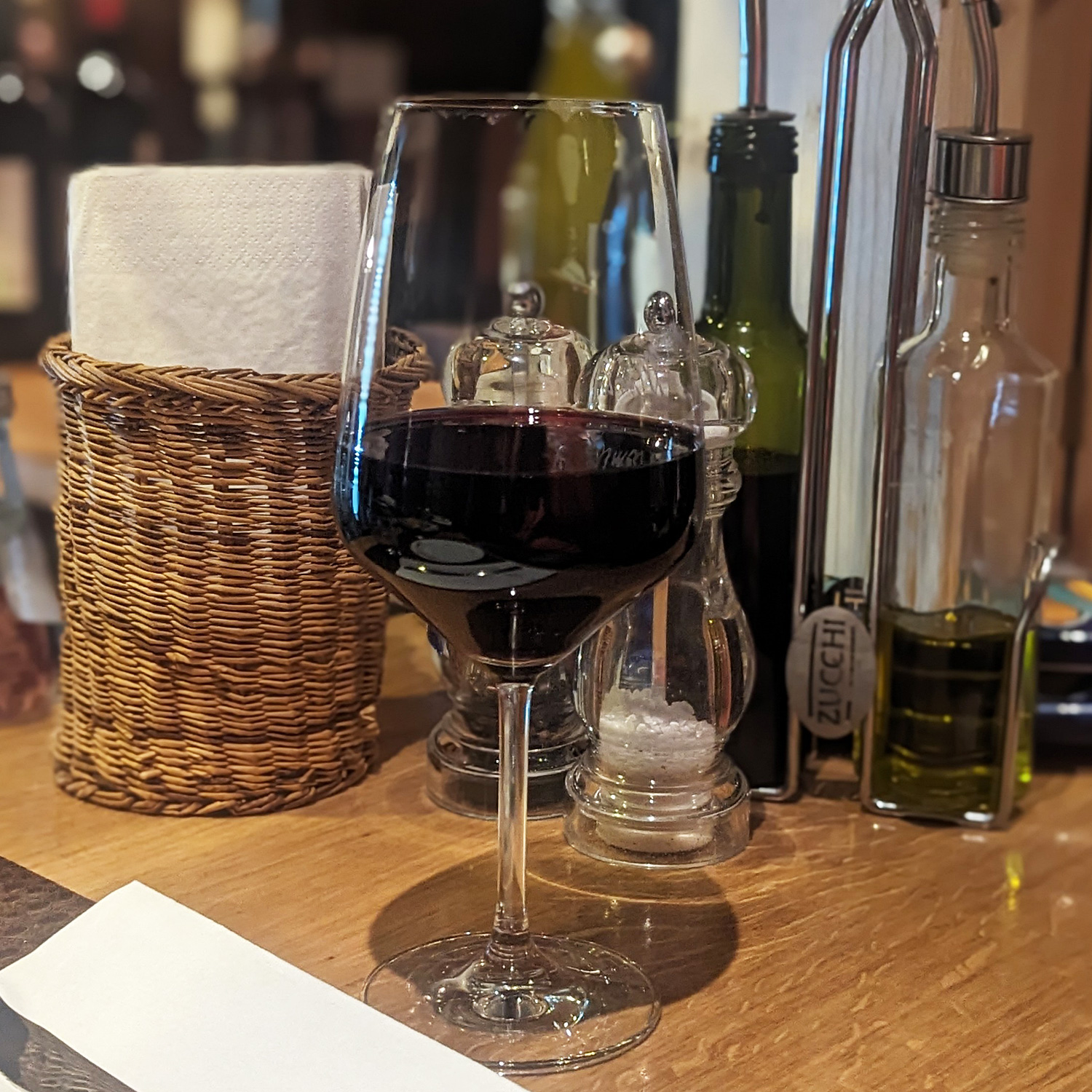 Ausgezeichnet köstlicher Rotwein