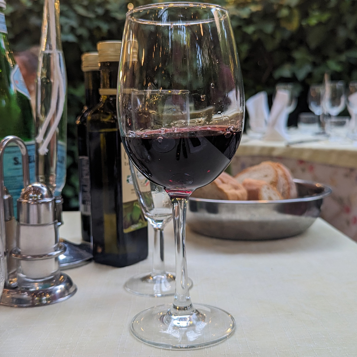 Ausgezeichnet köstlicher Rotwein