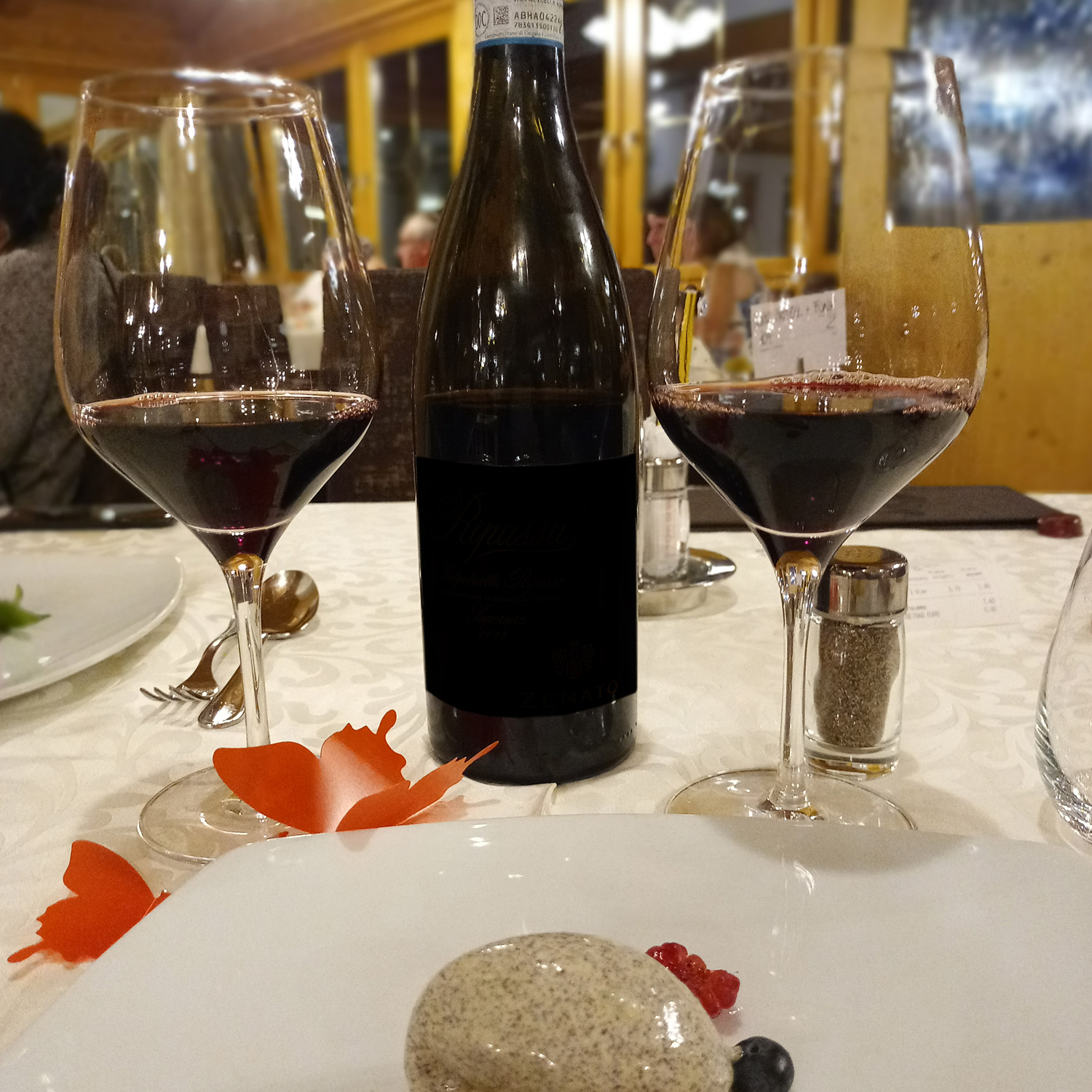 Ausgezeichnet köstlicher Rotwein