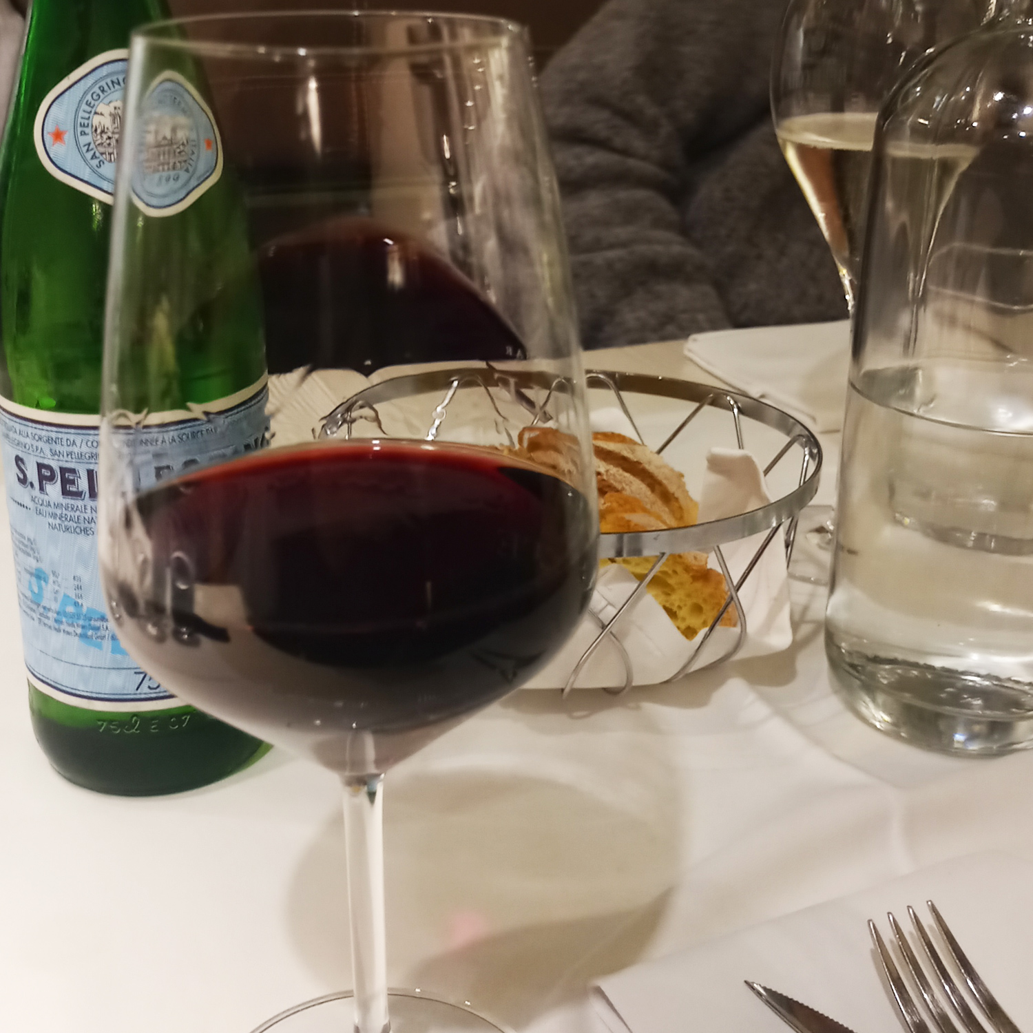 Ausgezeichnet köstlicher Rotwein