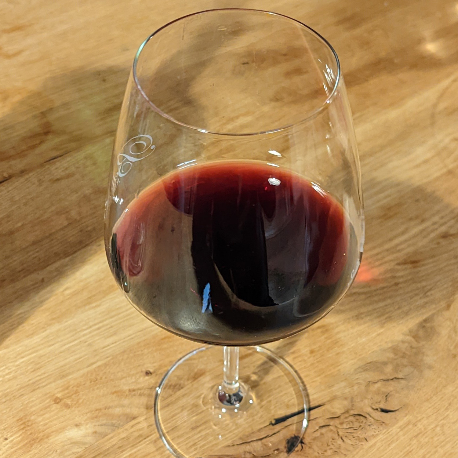 Ausgezeichnet köstlicher Rotwein