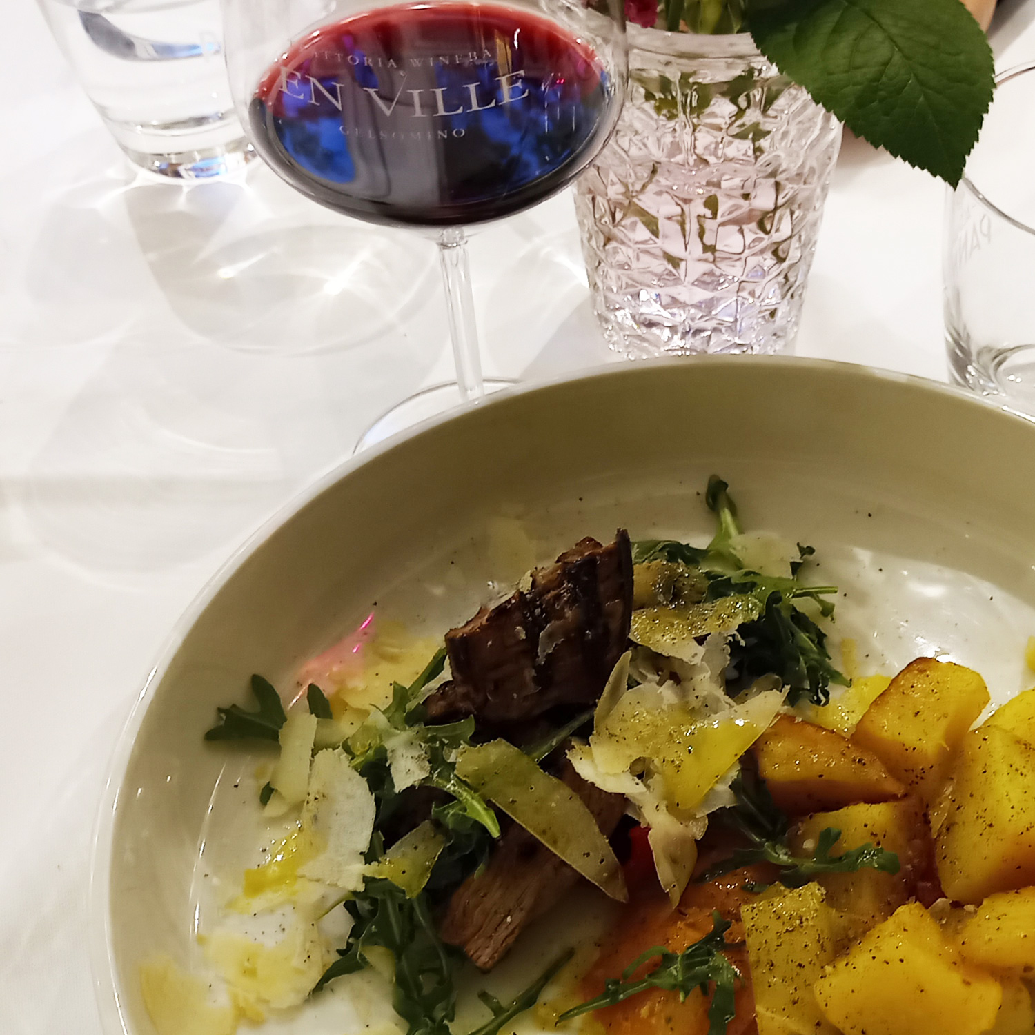 Ausgezeichnet köstlicher Rotwein