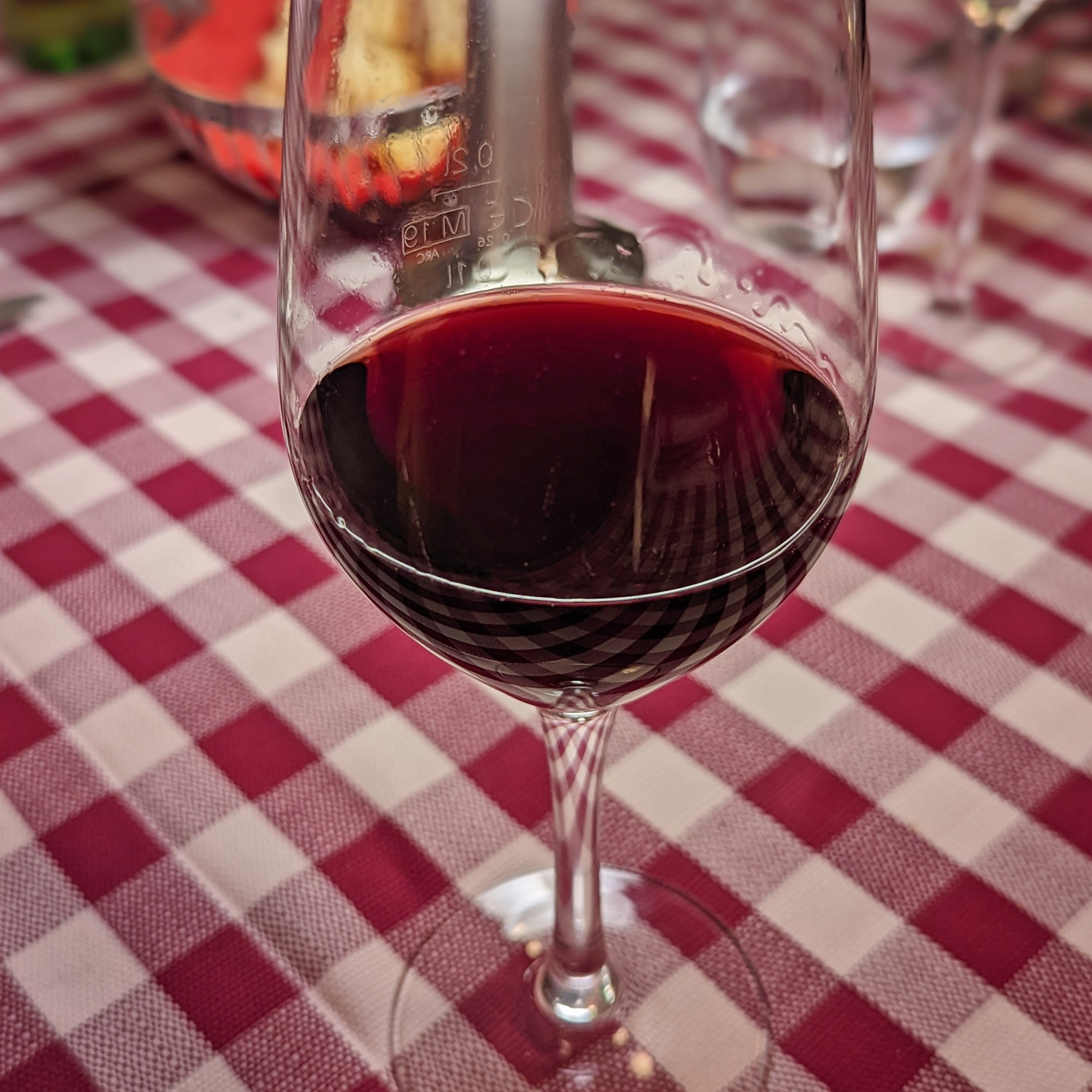 Ausgezeichnet köstlicher Rotwein