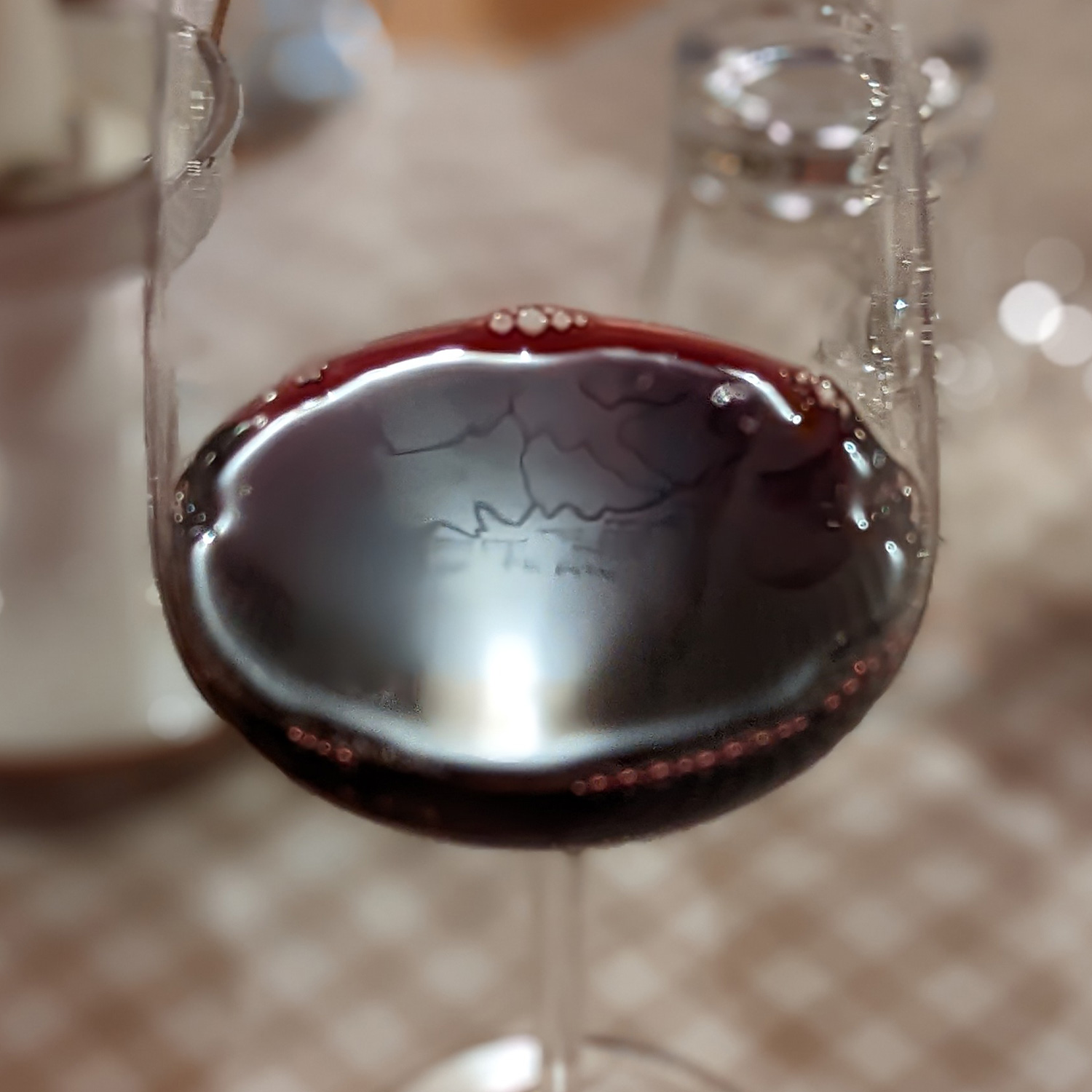 Ausgezeichnet köstlicher Rotwein