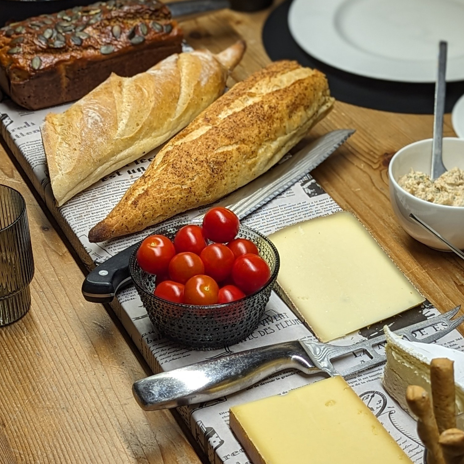 Käseteller als Weinbegleitung