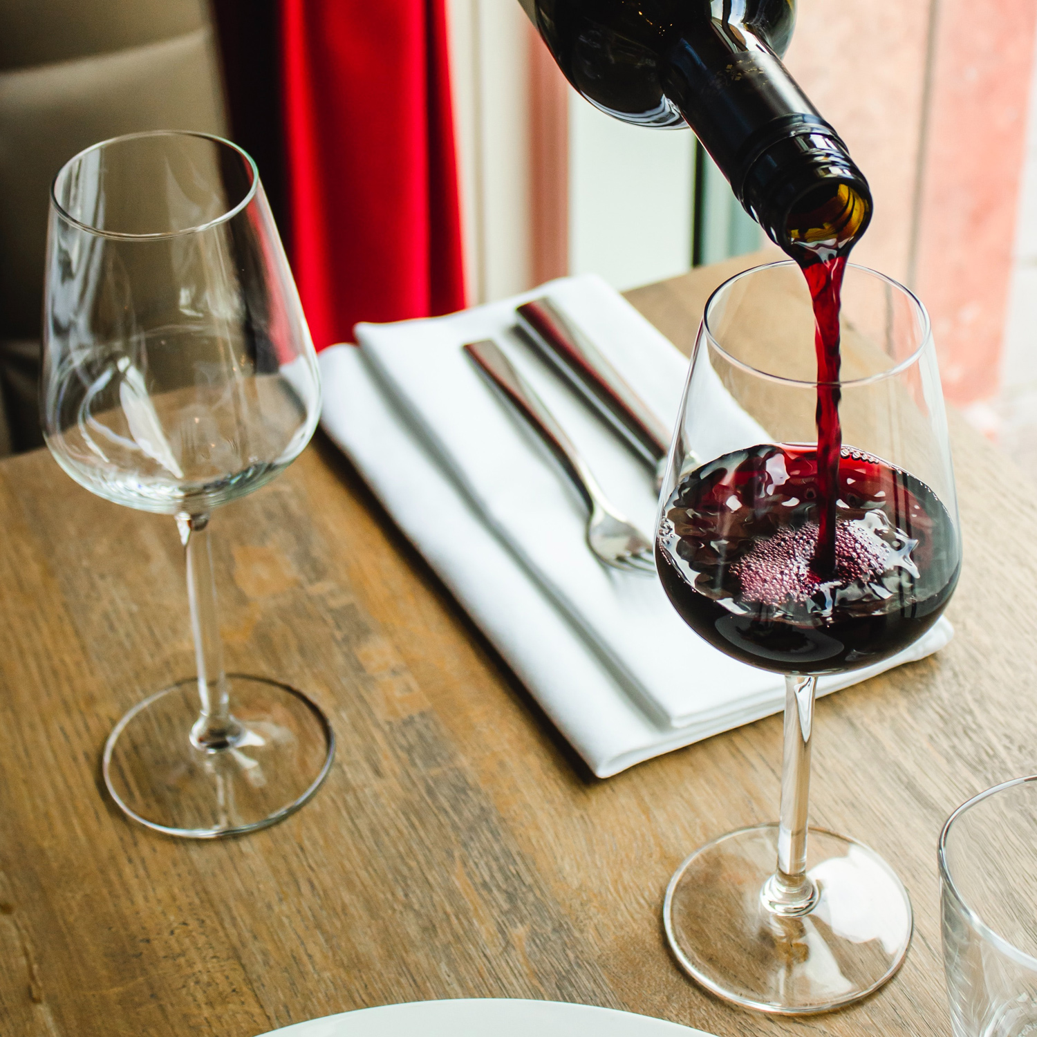 Ausgezeichnet köstlicher Rotwein